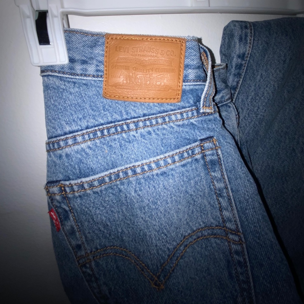 Levi Jeans size 26. Style: “ Wedgie” - Picture 5 of 5